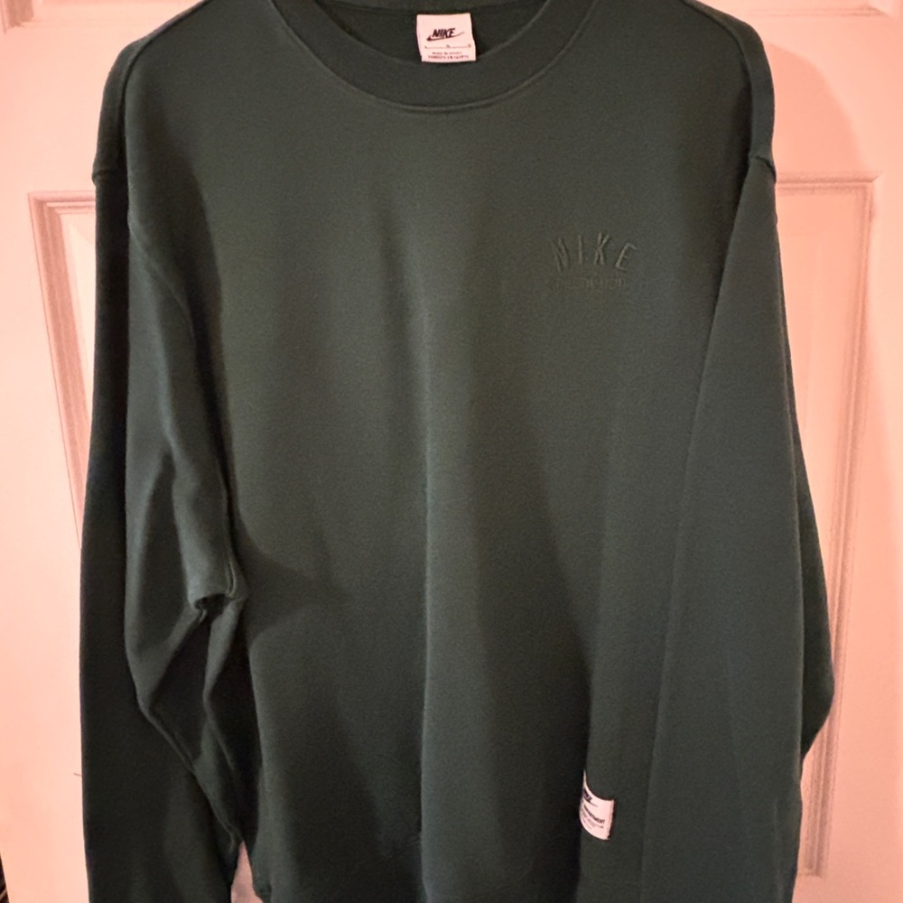 Nike Men's Green Sweater